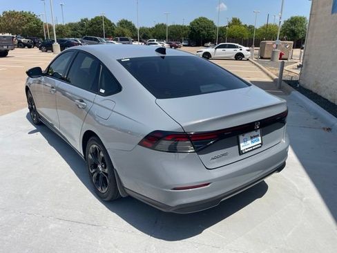 Used 2025 Honda Accord SE image 9