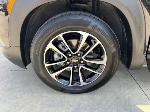 Used 2025 Chevrolet TrailBlazer LT FWD image 35