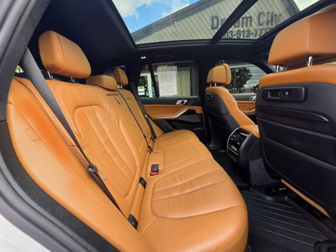 Used 2019 BMW X5 xDrive40i AWD/4WD image 14