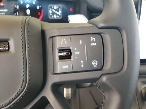 Certified 2025 Land Rover Defender 110 AWD/4WD image 20