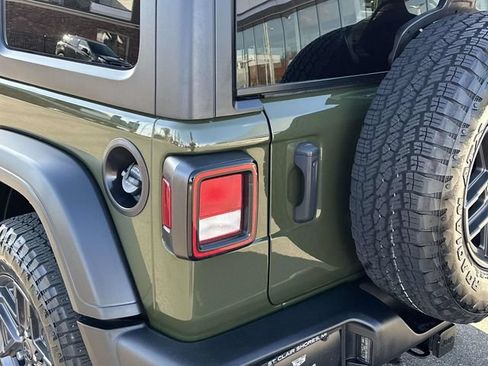 Used 2024 Jeep Wrangler Unlimited Sport AWD/4WD image 39