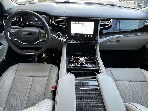 Used 2022 Jeep Wagoneer Series III w/ Convenience Group I image 10