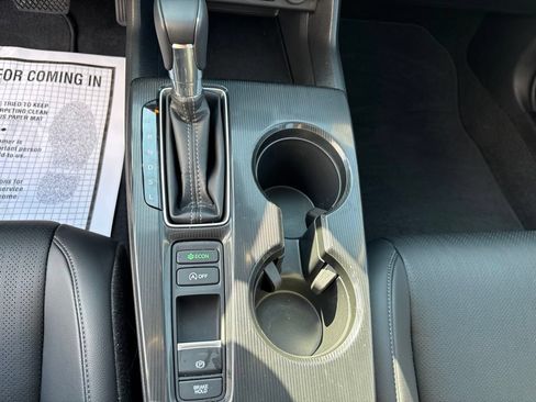 Used 2024 Honda Civic EX-L image 31