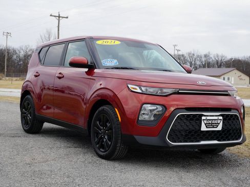 Used 2021 Kia Soul LX image 4