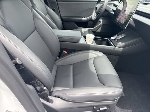 Used 2025 Tesla Model 3 Long Range RWD image 13