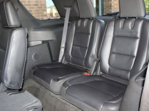 Used 2013 Ford Explorer XLT AWD/4WD image 16