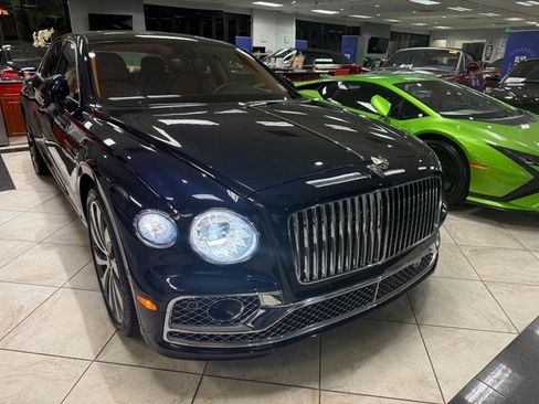 Used 2020 Bentley Flying Spur W12 image 10