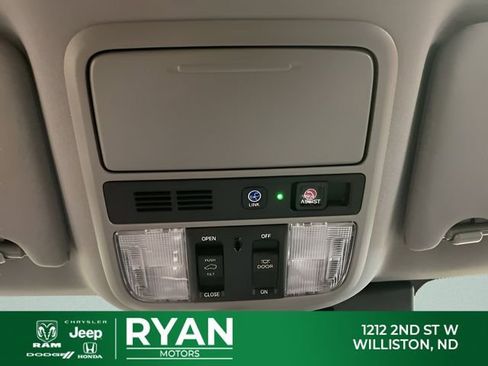 Used 2021 Honda Pilot Touring image 27