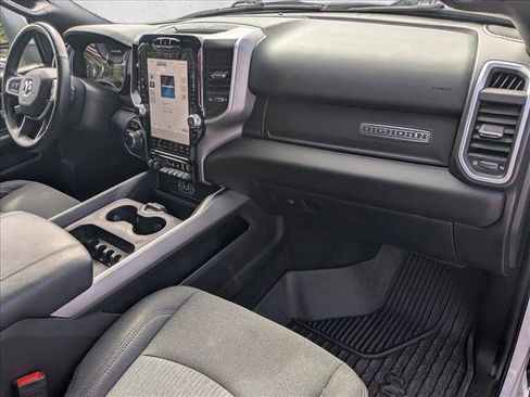 Used 2024 RAM 2500 Big Horn w/ Sport Appearance Package image 21