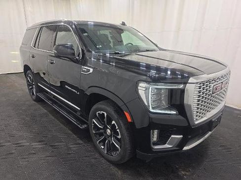 Used 2023 GMC Yukon Denali w/ Denali Reserve Package AWD/4WD image 2