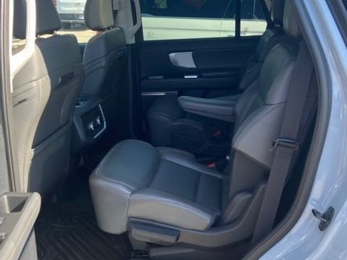 Certified 2025 Ford Expedition Active AWD/4WD image 6
