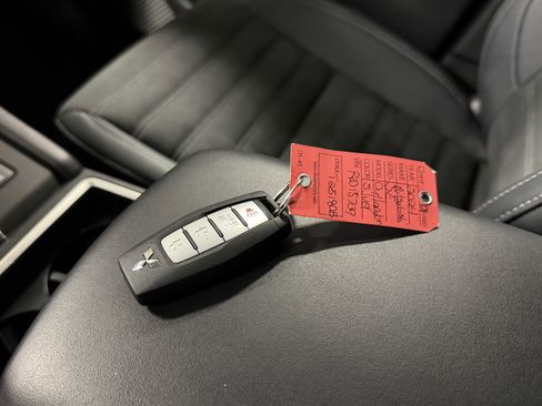 Used 2024 Mitsubishi Outlander SE AWD/4WD image 11