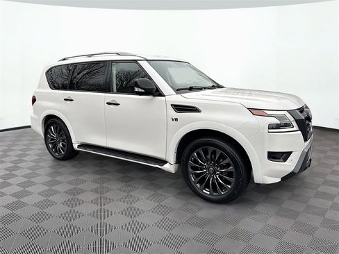 Used 2021 Nissan Armada Platinum w/ Captain's Chairs Package image 9