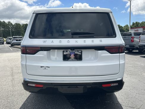 Used 2024 Jeep Wagoneer L 4WD image 6