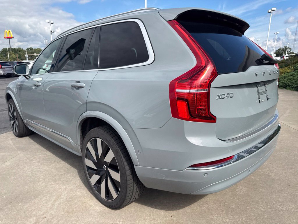 Used 2024 Volvo XC90 T8 Ultimate w/ Protection Package Premier AWD/4WD image 7