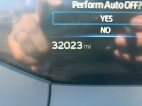 Used 2025 Toyota Prius LE FWD image 17