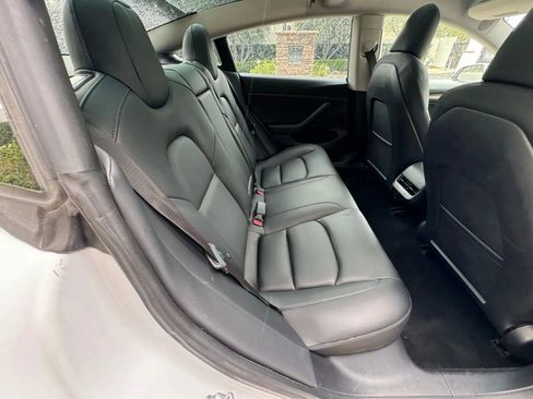 Used 2023 Tesla Model 3 Standard Range RWD image 12