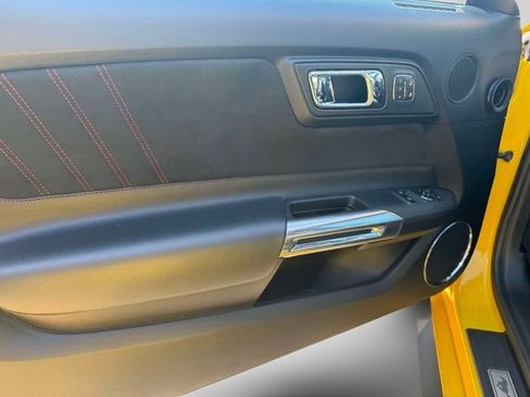Used 2017 Ford Mustang GT Premium w/ Equipment Group 401A RWD image 20