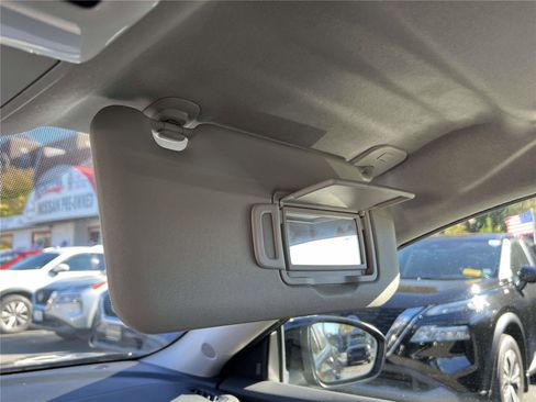 Certified 2023 Nissan Sentra SR w/ Trunk Package image 40