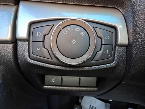 Used 2017 Ford Explorer XLT w/ Equipment Group 202A AWD/4WD image 17