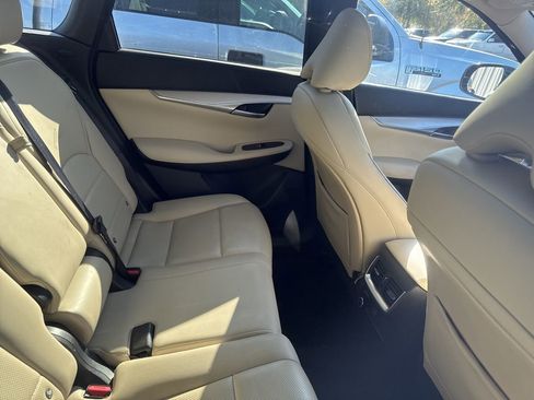 Used 2021 INFINITI QX50 Essential w/ Convenience Package image 7