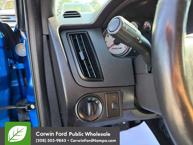 Used 2010 Ford Focus SE FWD image 13