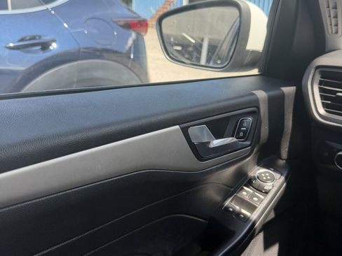 Used 2021 Ford Escape SE FWD image 29