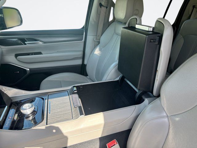 Used 2024 Jeep Wagoneer Series II w/ Flexible Seating Group RWD image 21