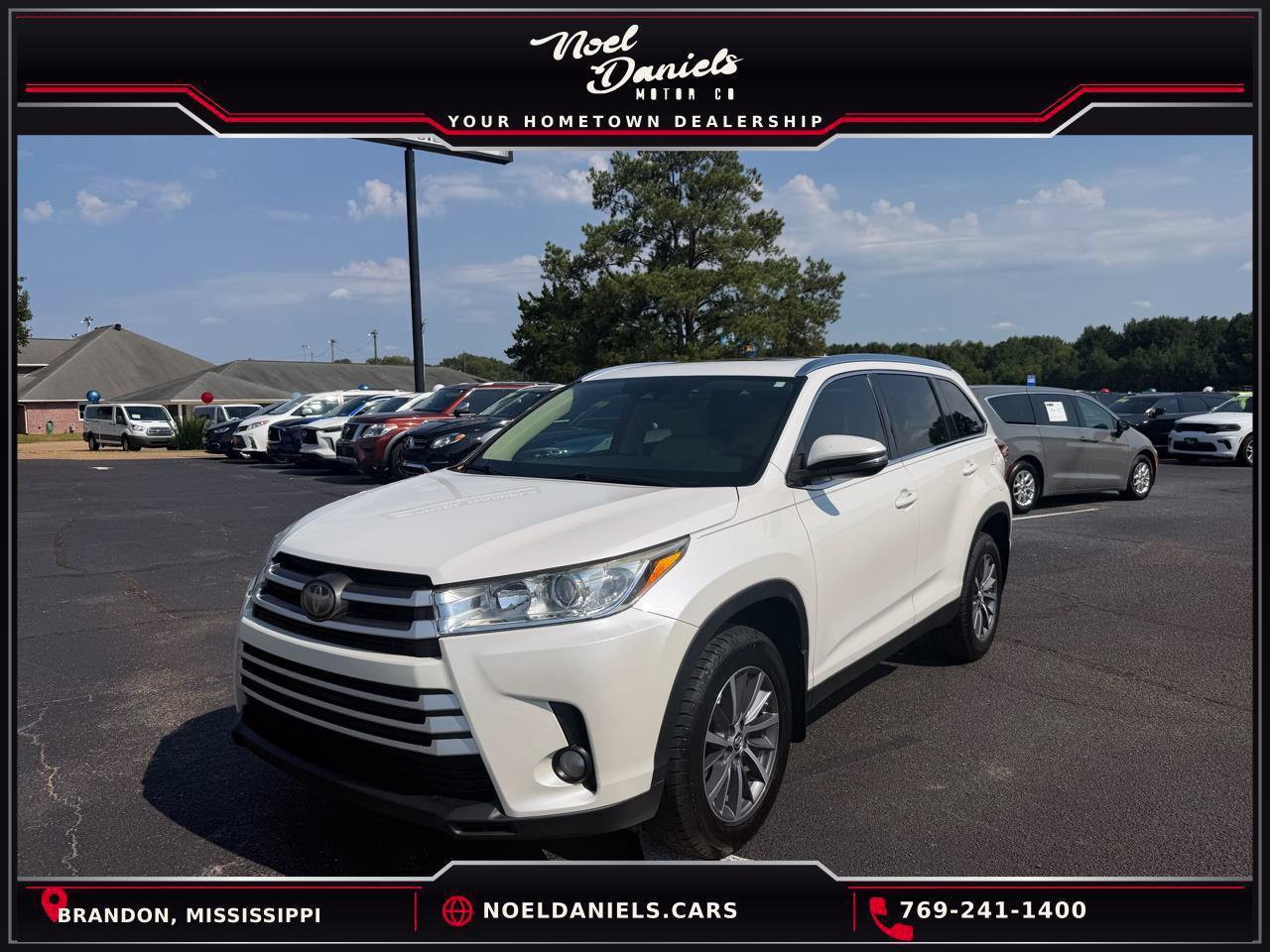 Used 2019 Toyota Highlander XLE FWD image 1