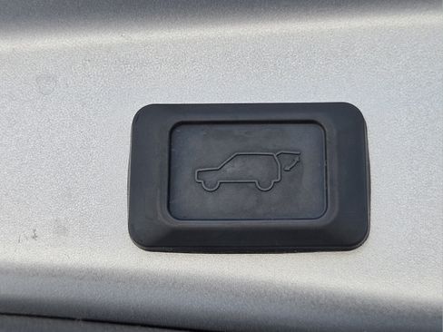 Used 2022 Toyota RAV4 XLE w/ Convenience Package AWD/4WD image 16