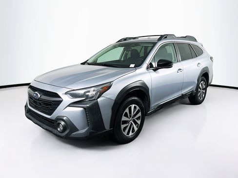 Used 2023 Subaru Outback Premium image 3
