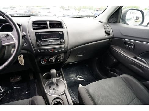 Used 2015 Mitsubishi Outlander Sport ES image 21