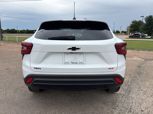 New 2026 Chevrolet Trax RS w/ Sunroof Package image 5