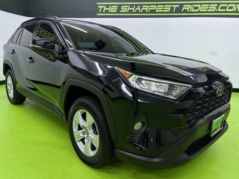 Used 2020 Toyota RAV4 XLE w/ Convenience Package AWD/4WD image 2