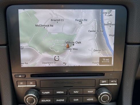 Used 2018 Porsche 718 Boxster image 30