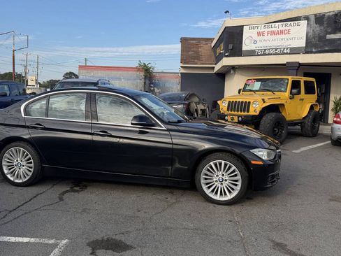 Used 2013 BMW 328i xDrive Sedan AWD/4WD image 16