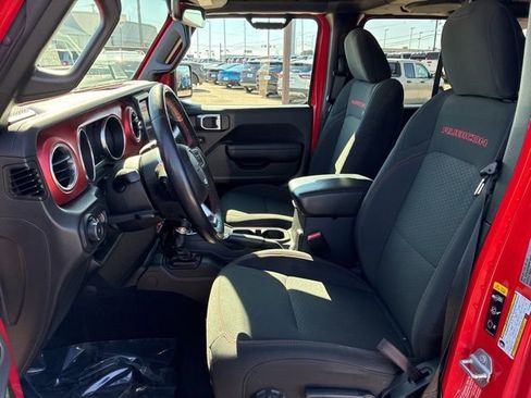 Used 2022 Jeep Wrangler Unlimited Rubicon w/ Cold Weather Group image 22