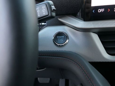 Used 2025 Ford Explorer Active w/ Active Comfort Package image 18