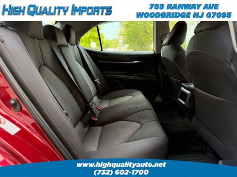 Used 2018 Toyota Camry LE FWD image 21