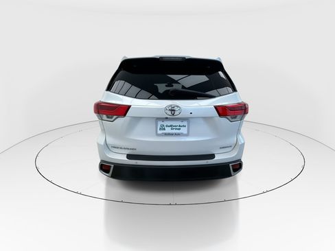 Used 2018 Toyota Highlander Limited image 7