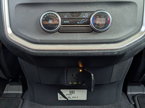 Used 2025 Ford Expedition Active AWD/4WD image 22