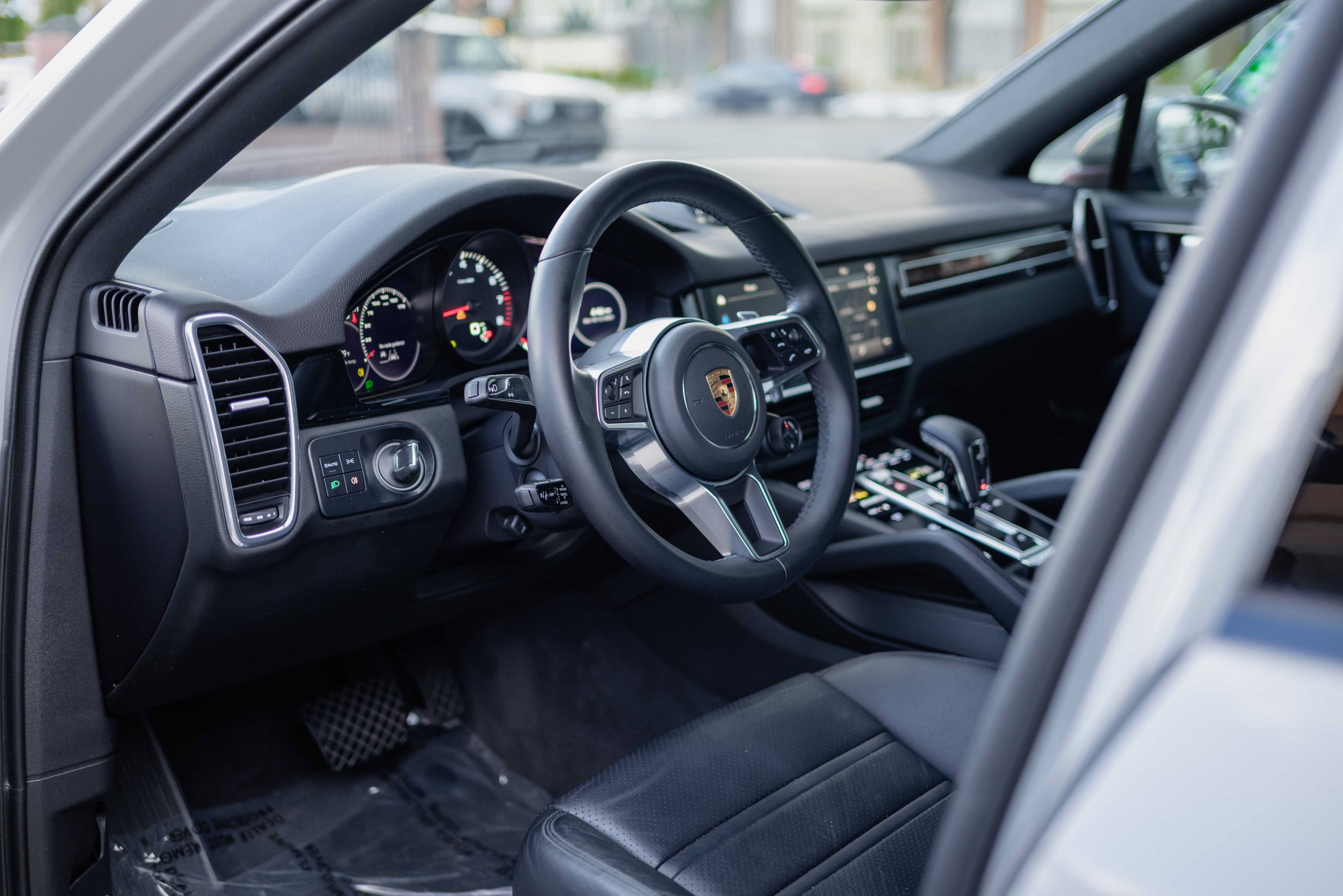 Used 2022 Porsche Cayenne Coupe AWD/4WD image 7