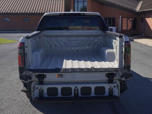 New 2026 GMC Sierra EV Elevation image 7