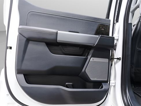 Used 2025 Ford F250 Lariat w/ Black Appearance Package image 31