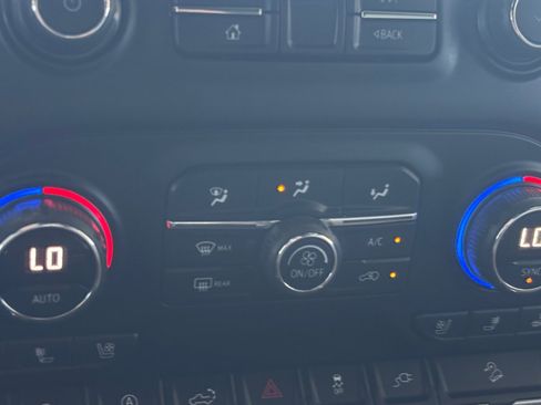 Used 2019 Chevrolet Silverado 1500 LTZ image 4