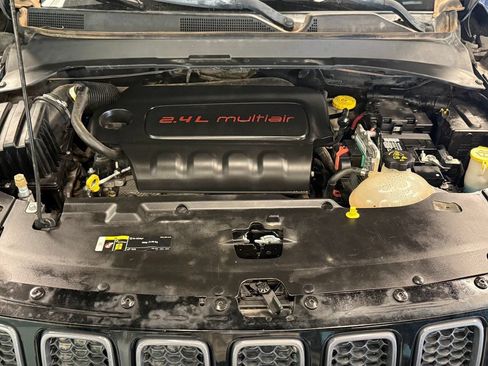 Used 2017 Jeep Compass Trailhawk w/ Navigation Group AWD/4WD image 23