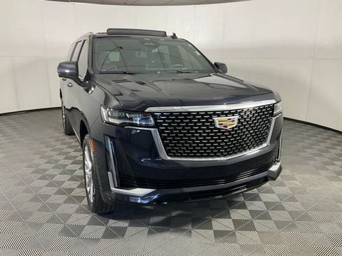 Used 2024 Cadillac Escalade ESV Premium Luxury w/ Performance Package AWD/4WD image 3