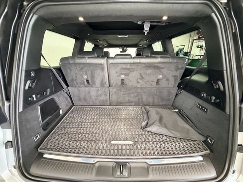 Used 2025 Jeep Grand Wagoneer Series III w/ Rear-Seat Entertainment Group AWD/4WD image 7