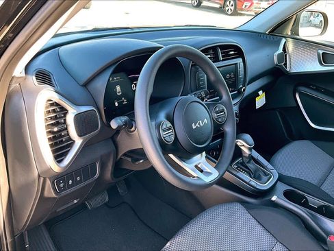 Certified 2025 Kia Soul LX w/ LX Technology Package image 15