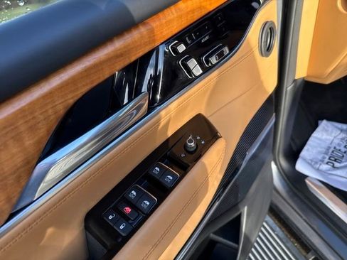 Used 2022 Jeep Grand Wagoneer Series III image 12